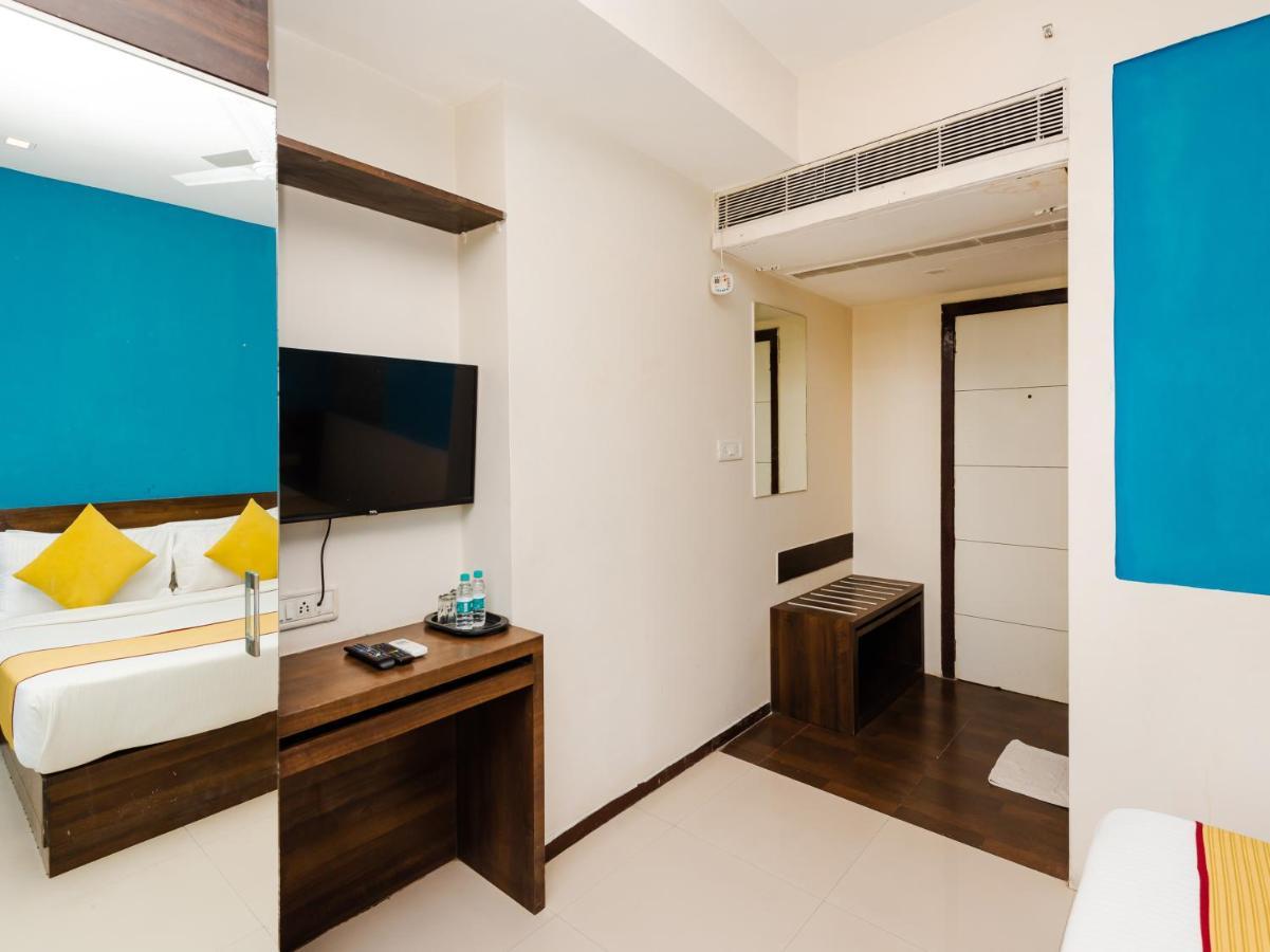 Hotel Aura - Near Malad Link Road Gorai Exterior foto