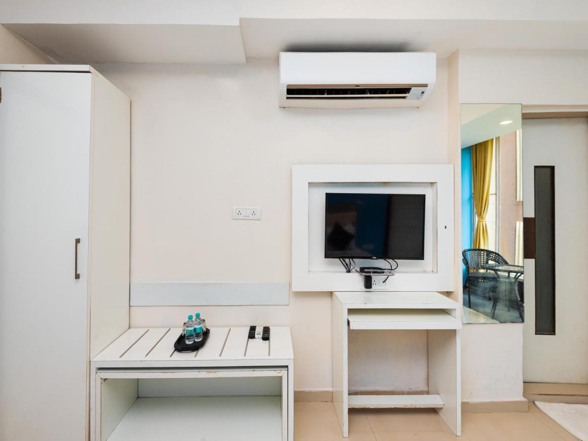Hotel Aura - Near Malad Link Road Gorai Exterior foto