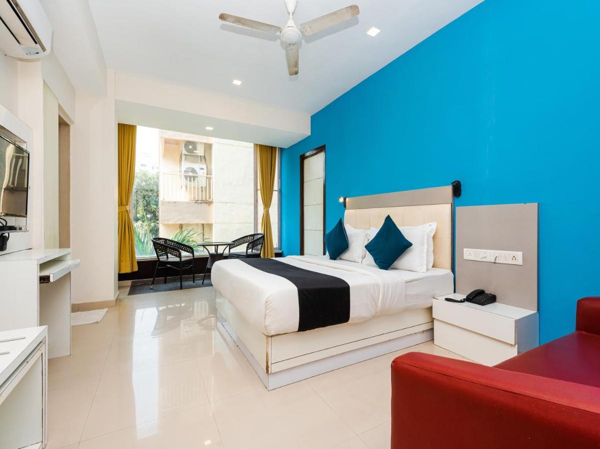 Hotel Aura - Near Malad Link Road Gorai Exterior foto